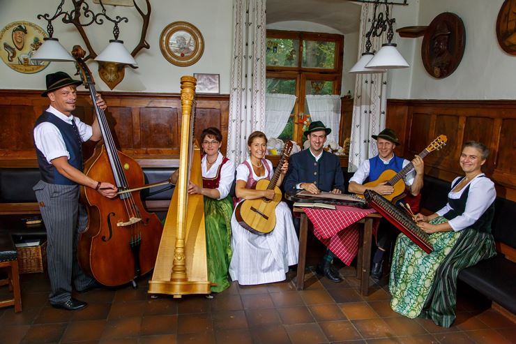 'G'schicht'n, G'spiel und G'sang' aus Bayern und Tirol