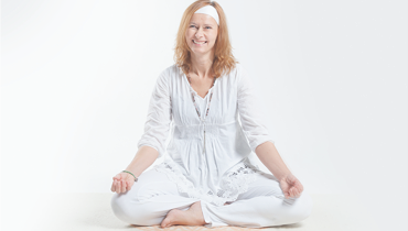 Couples yoga for expectant parents